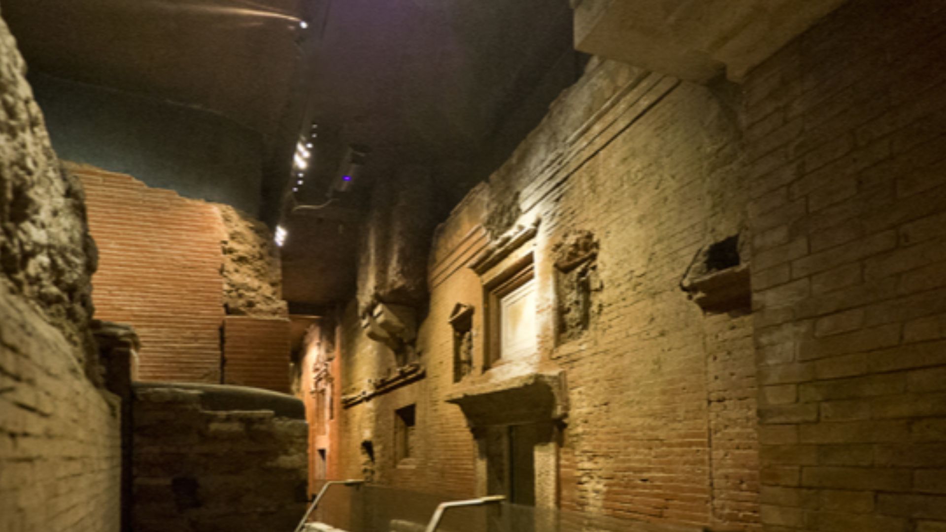 File:Vatican Necropolis 01.jpg