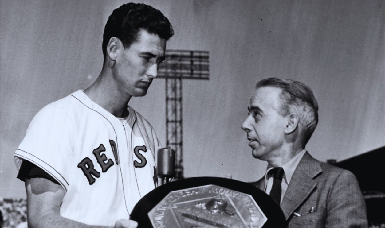 Gettyimages - 453727325, Ted Williams - Boston Red Sox BOSTON, MA - CIRCA 1947: Ted Williams #9 of the Boston Red Sox (L) receives his 