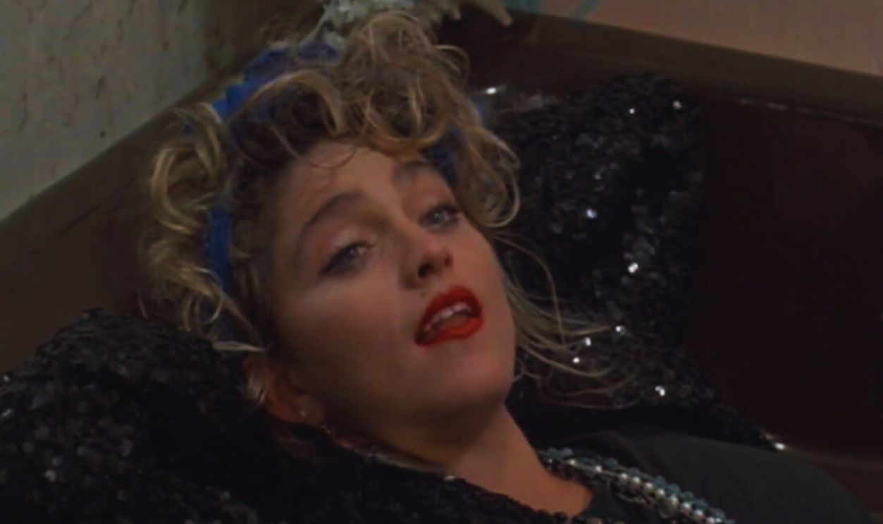 Screenshot from Desperately Seeking Susan (1985)