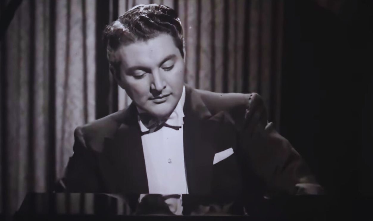 Screenshot from Liberace Show 1954 – Concert Tour (1954)
