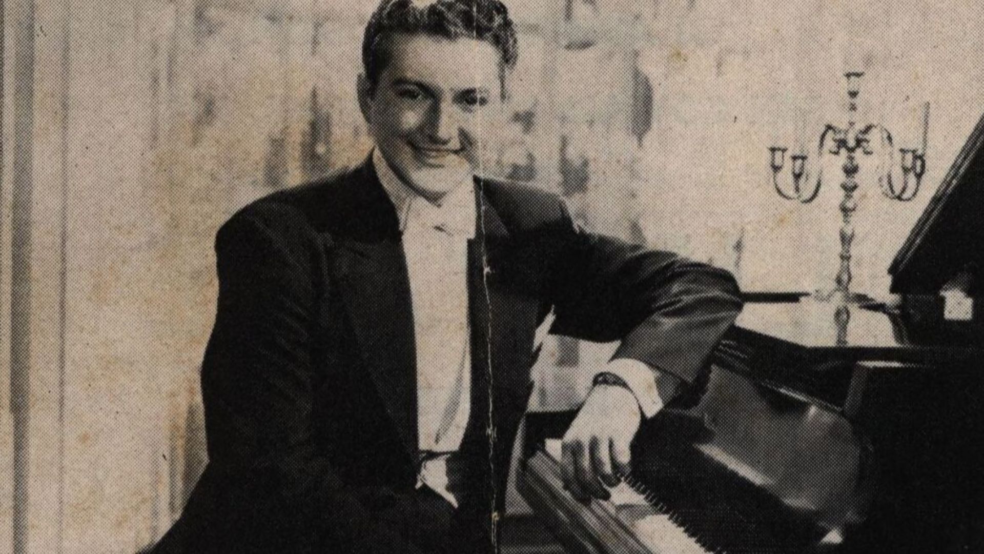 File:Liberace at Memorial Hall - DPLA - b8e7d136964a4822d948befa9538d5ca (page 1) (cropped).jpg
