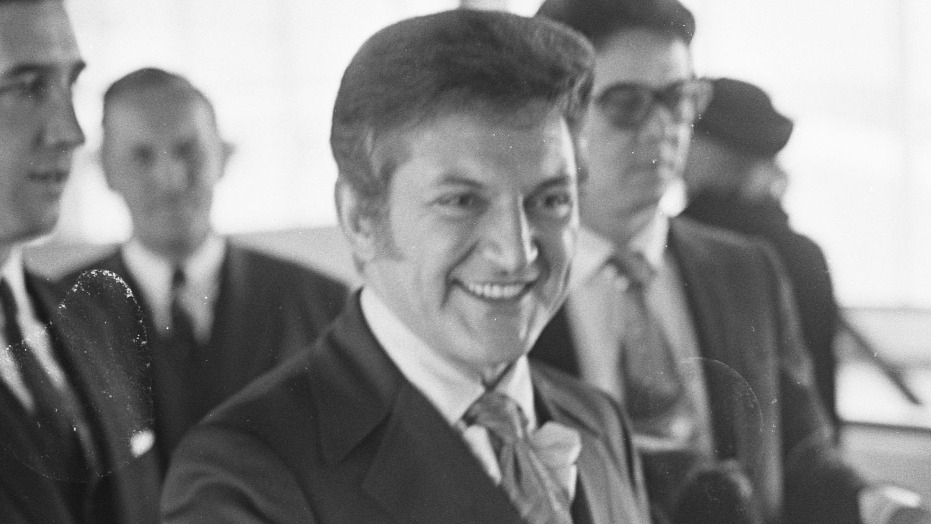 File:Aankomst Amerikaanse pianist Liberace op Schiphol, Bestanddeelnr 921-2376.jpg