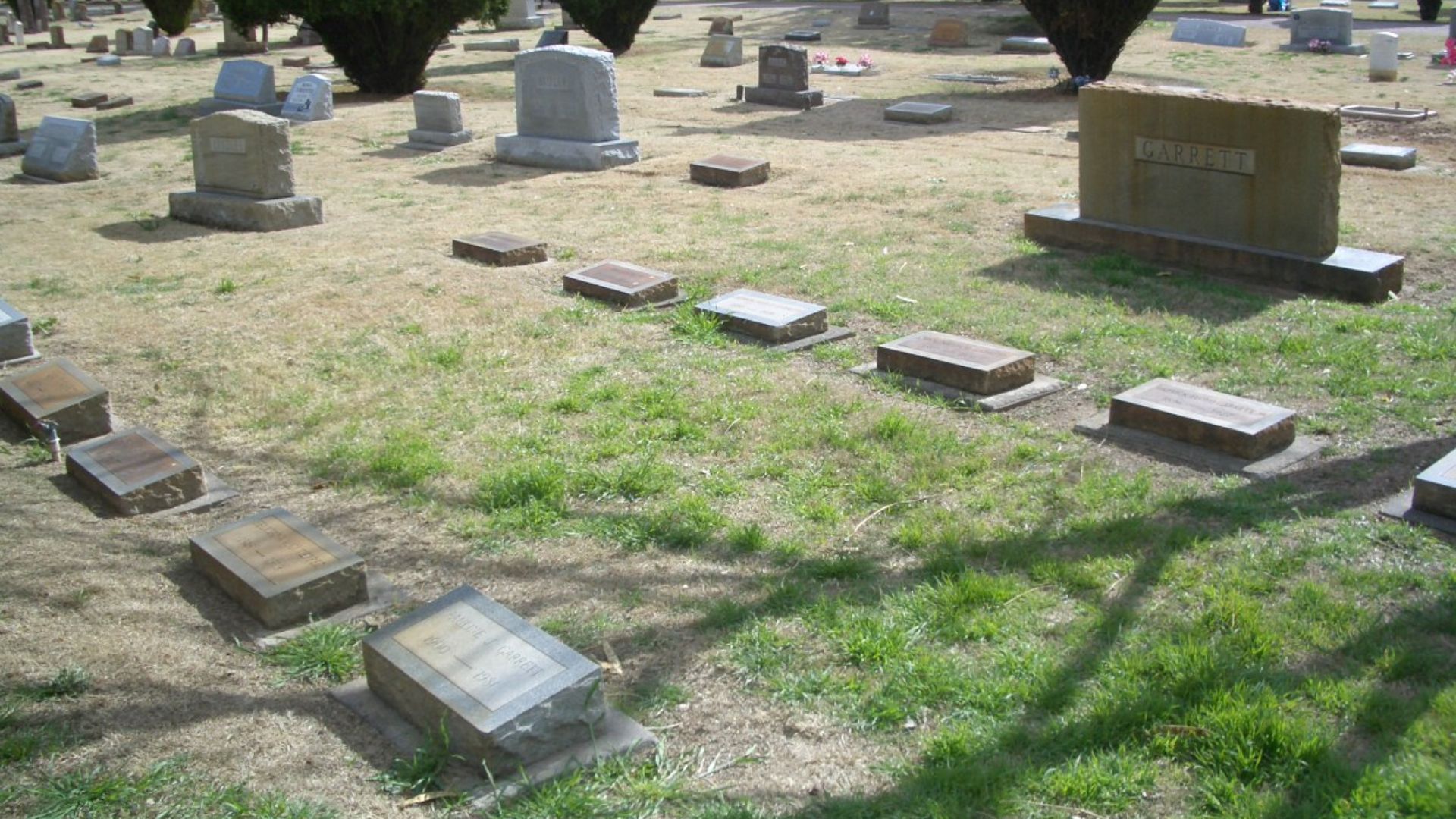 File:Garrett grave2.JPG