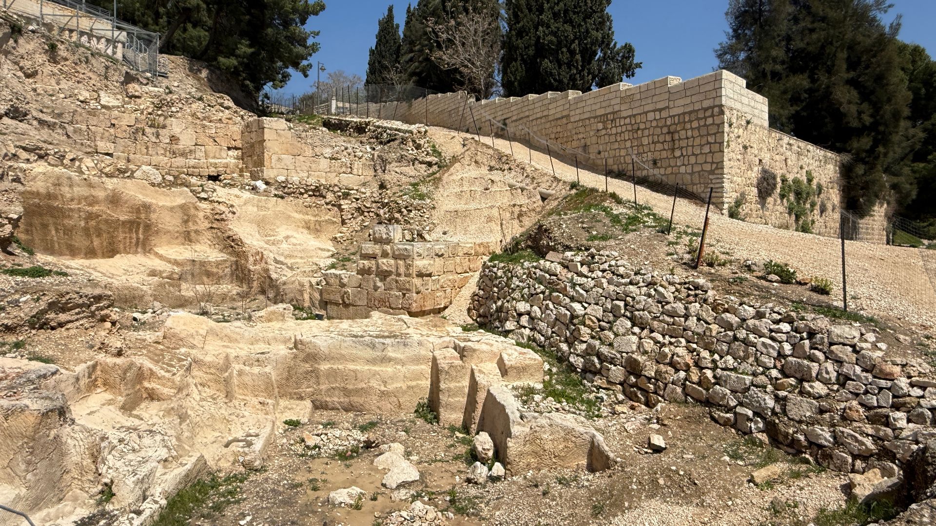 File:128322 jerusalem - the hasmonean wall on mount zion PikiWiki Israel.jpg