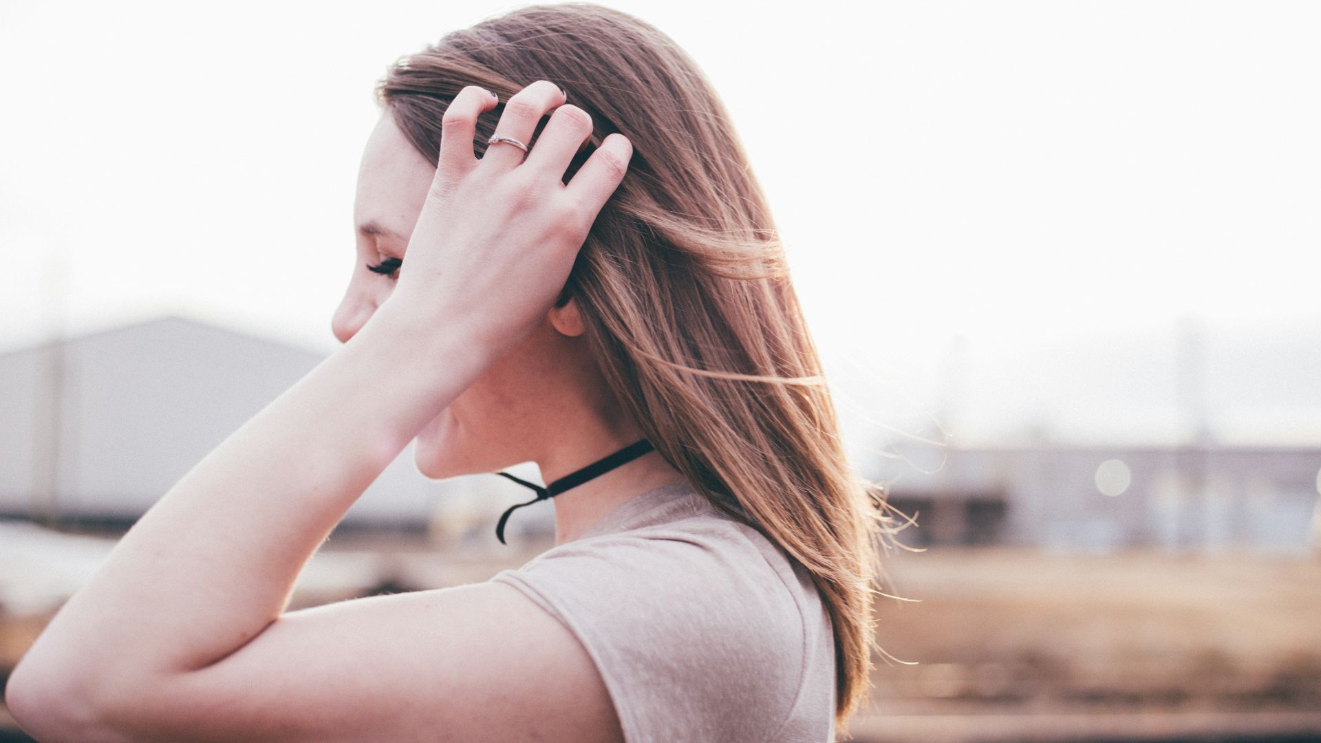 boken photography of woman