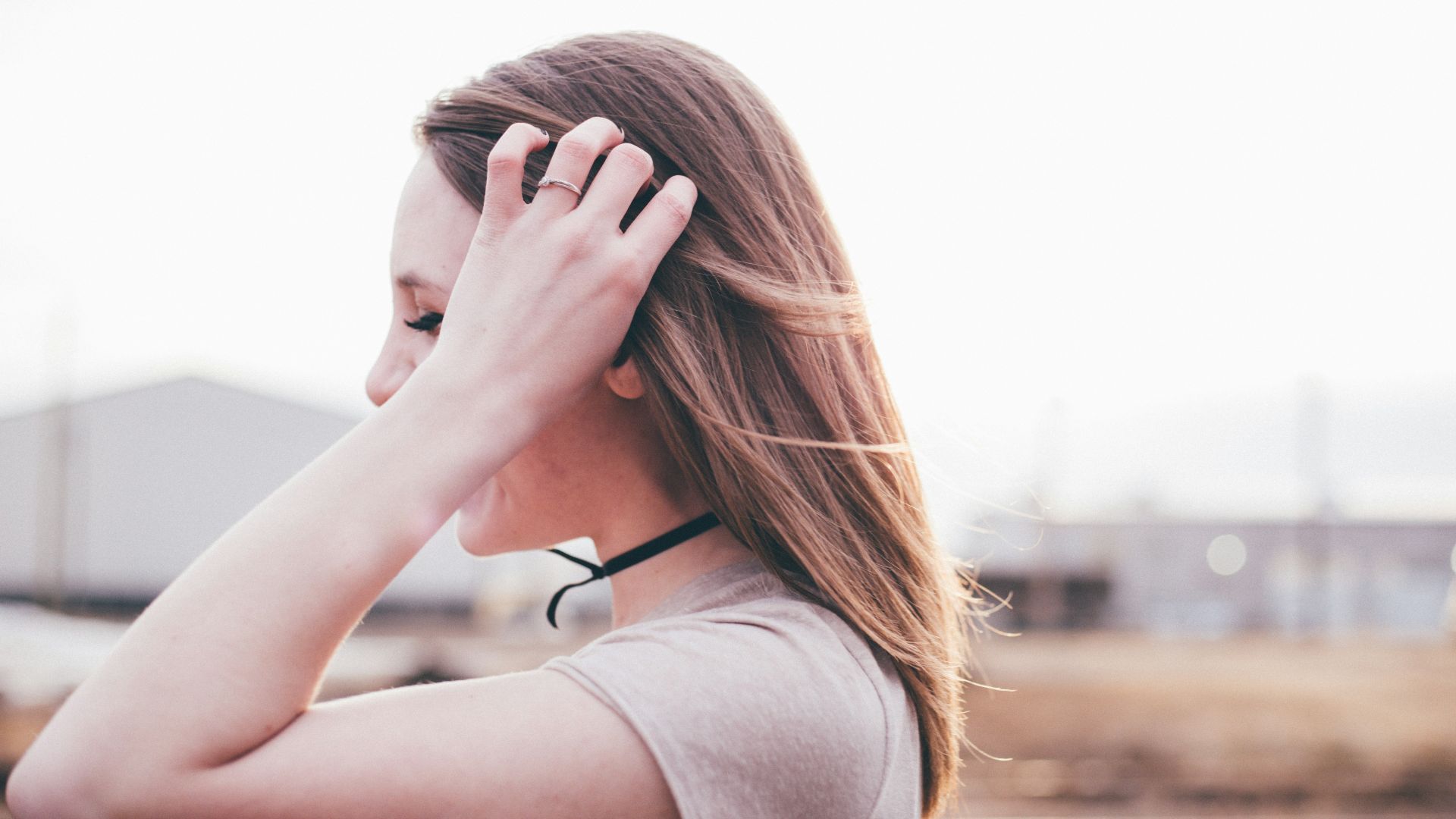 boken photography of woman