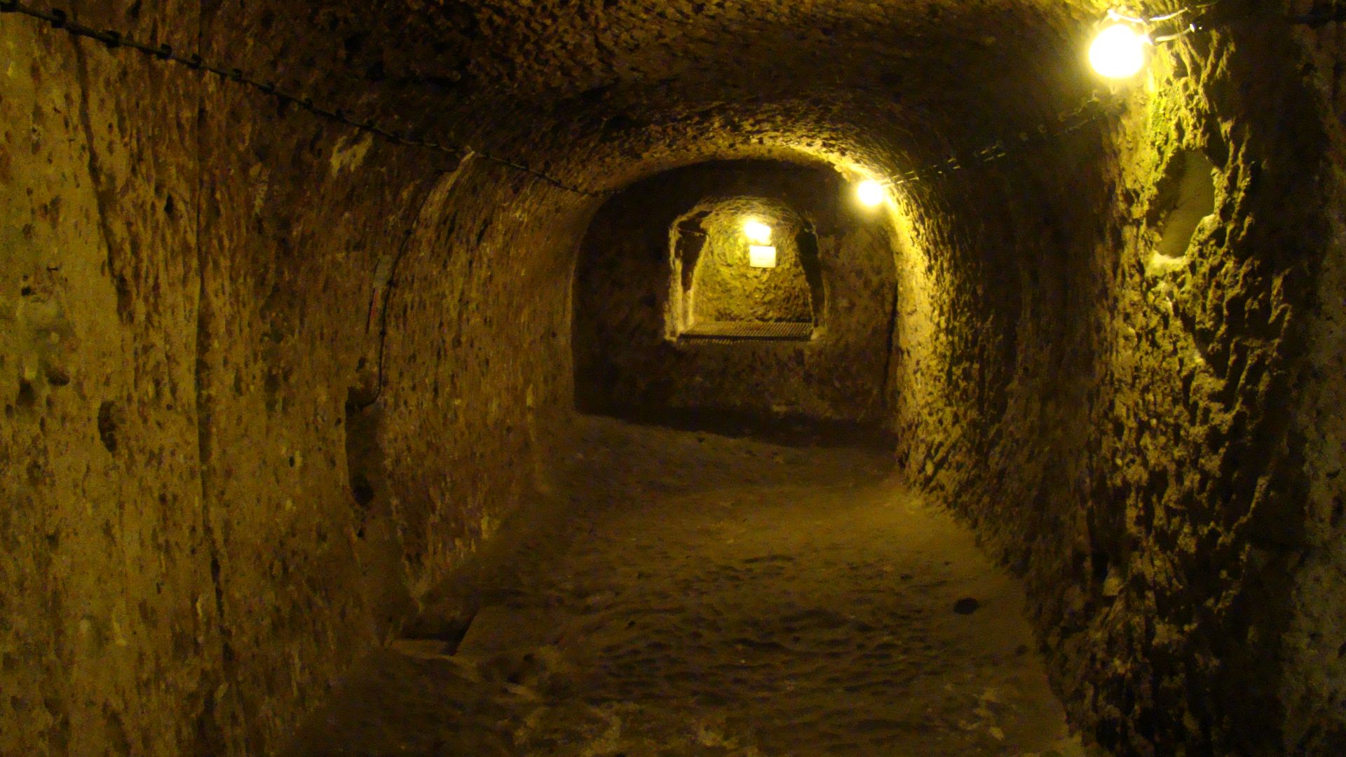 File:Derinkuyu Underground City.JPG