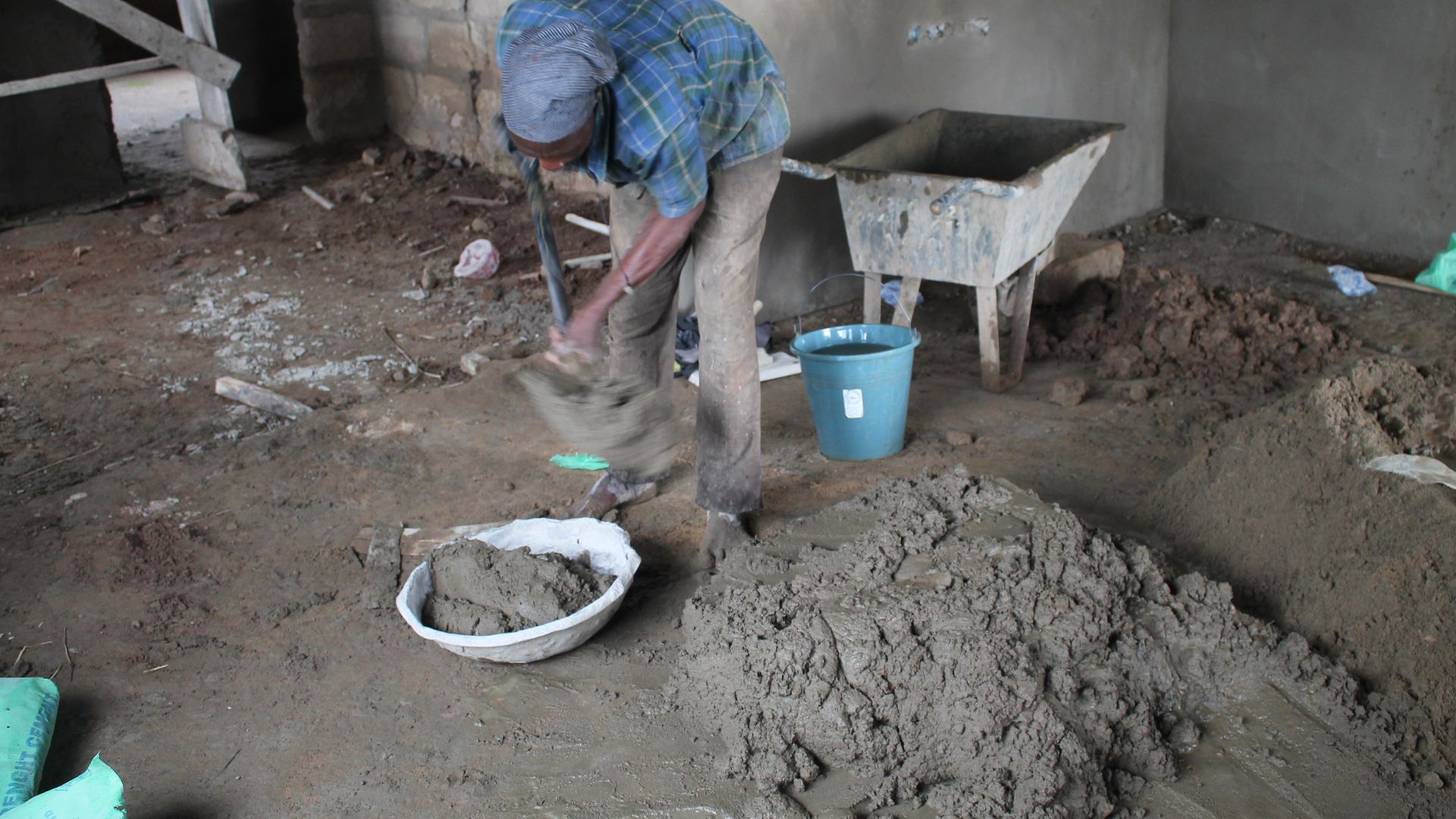 File:Concrete mix.jpg