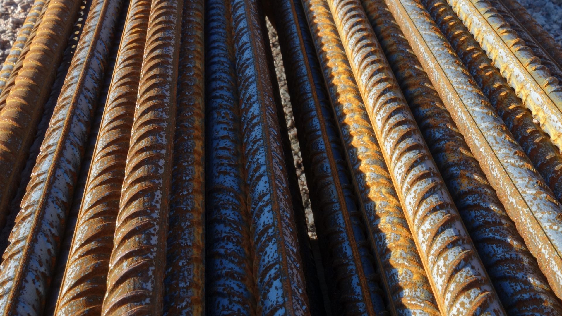 File:A bunch of rebar up close.jpg