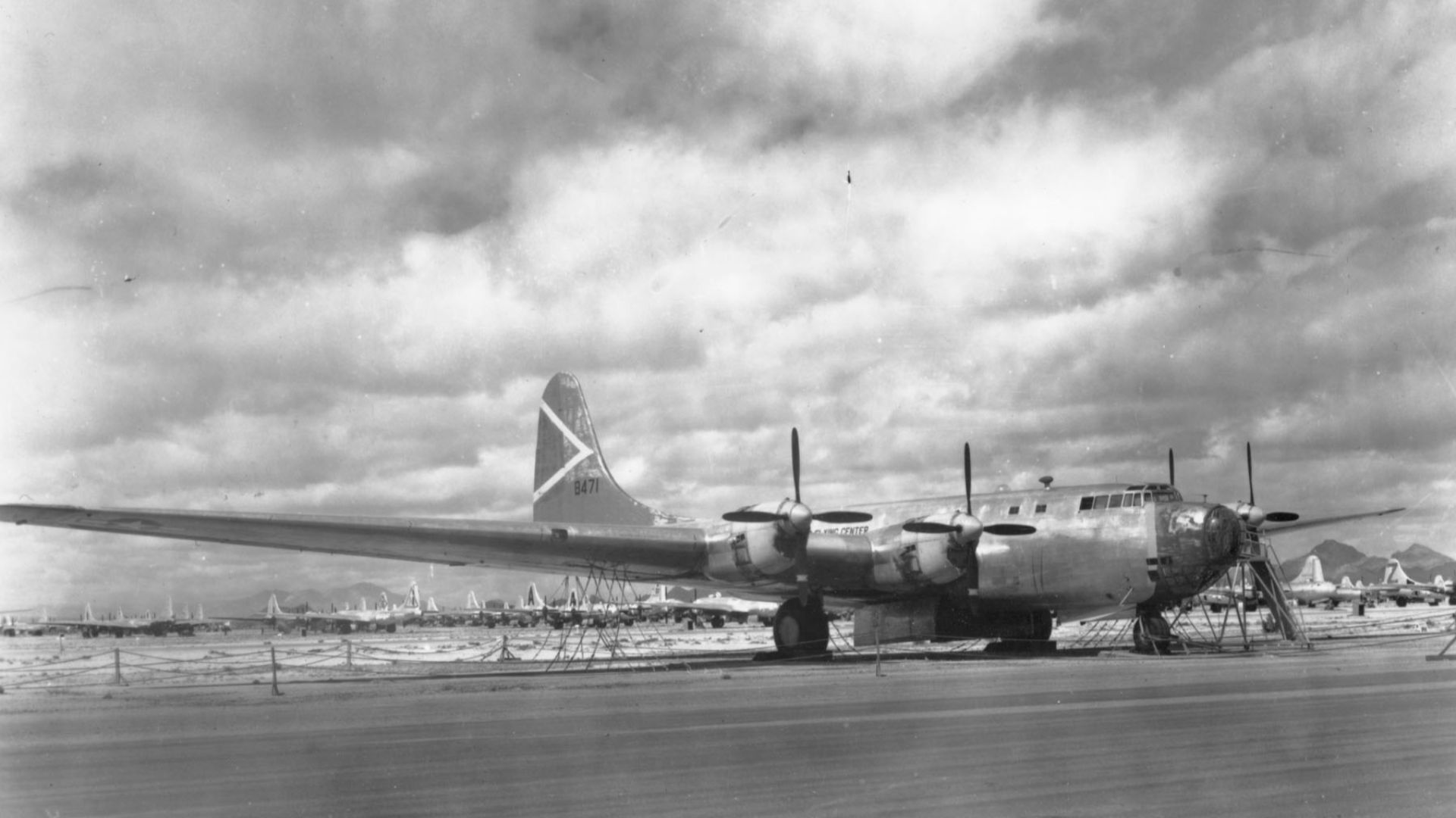 File:Douglas XB-19 before scrapping.jpg
