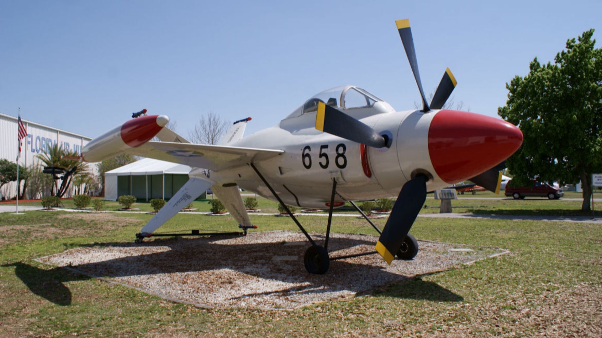 File:Lockheed XFV-1 Salmon RSideFront SNF Setup FLAirMuse 27March2010 (15139684350).jpg