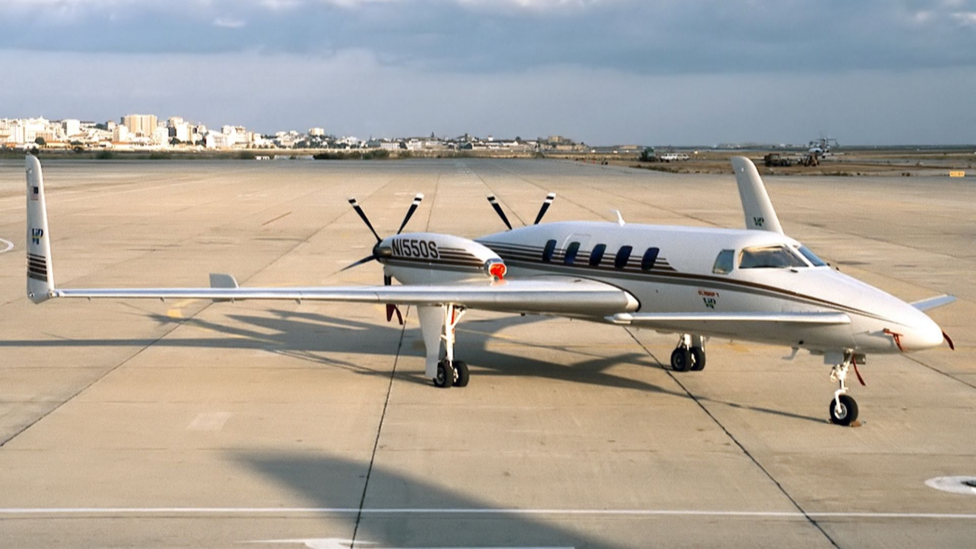 File:Beech 2000A Starship 1 AN1081144.jpg