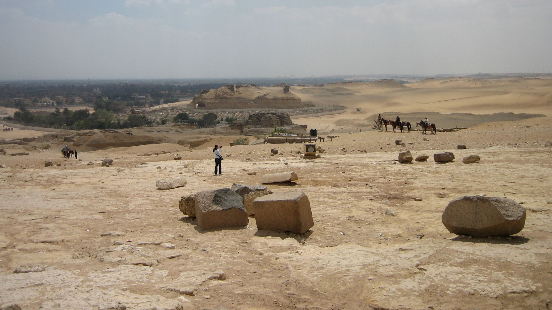 File:Giza Plateau (2428347204).jpg