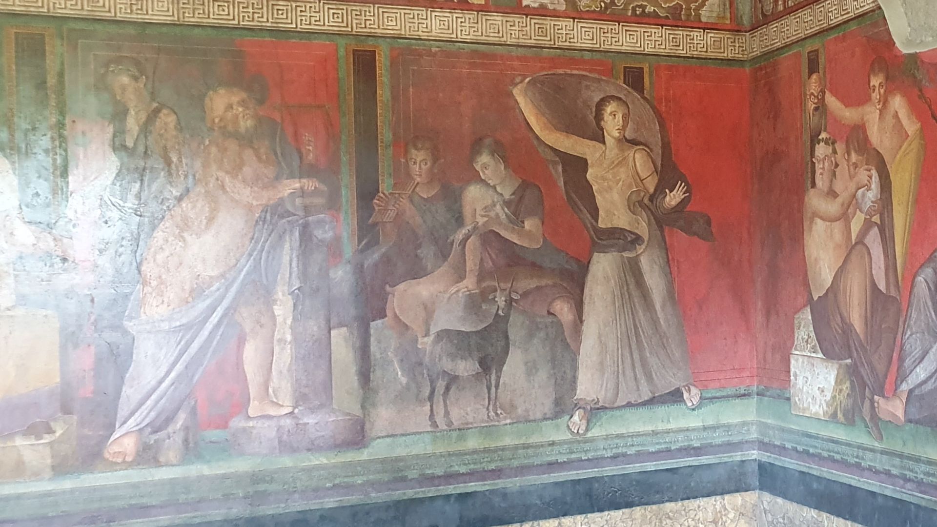 File:Villa of the Mysteries (Pompeii) - Hall of the Mysteries-North east corner.jpg