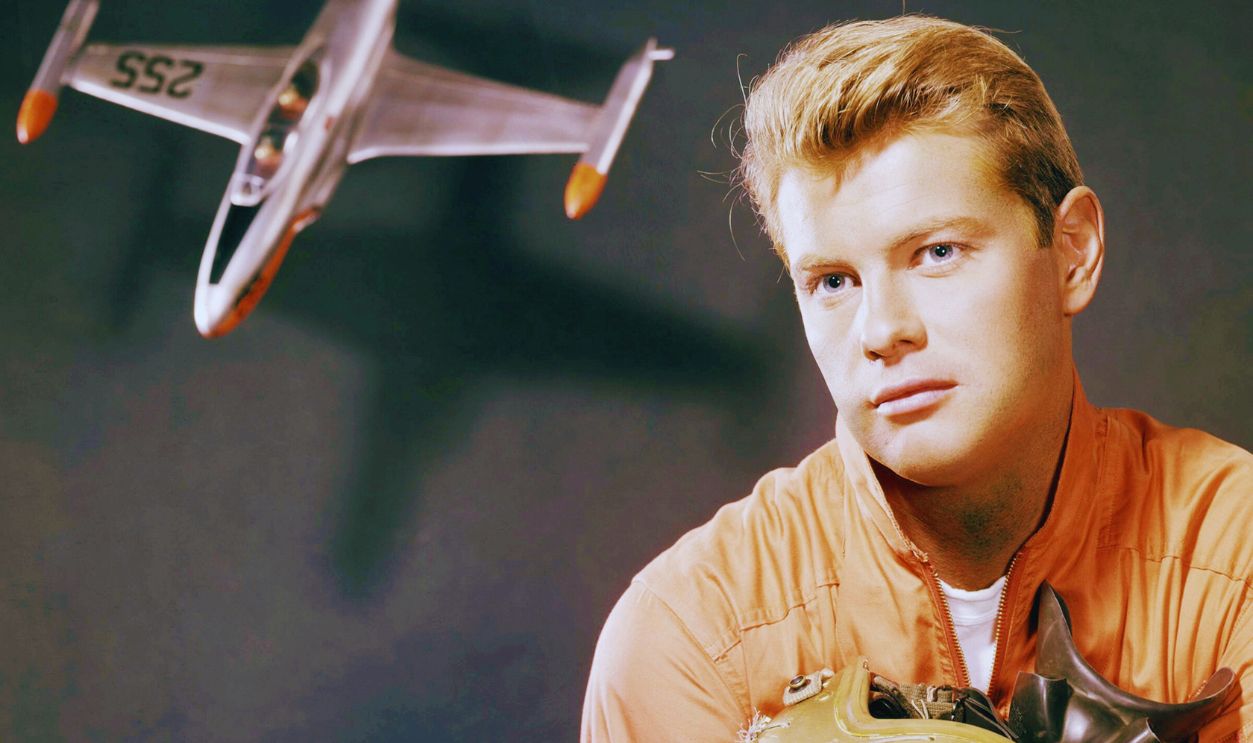 Gettyimages - 154050564, Troy Donahue American actor Troy Donahue (1936 - 2001) as navy jet pilot McVey, in a publicity still for 'The Crowded Sky', directed by Joseph Pevney, 1960. 