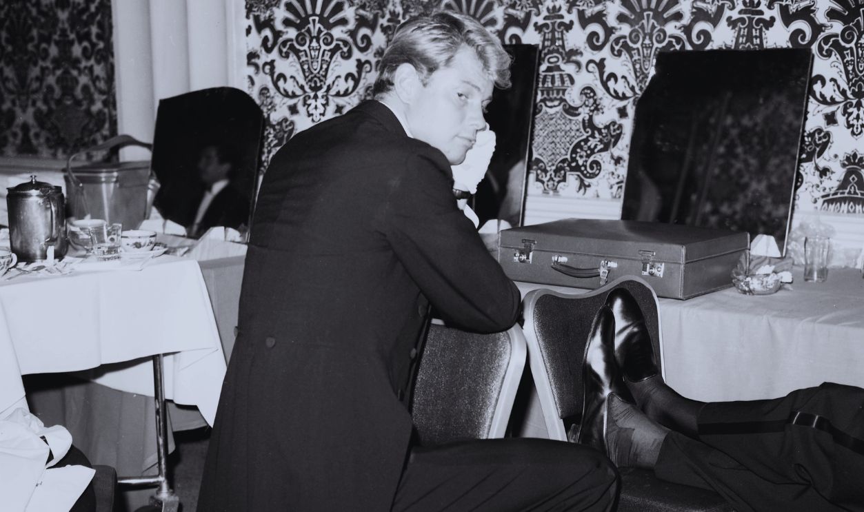 Gettyimages - 586061683, Troy Donahue LOS ANGELES - CIRCA 1961: Actor Troy Donahue attends a party in Los Angeles, California.