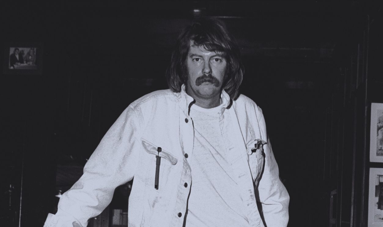 Gettyimages - 117978317, Portrait Of Troy Donahue Portrait of American actor Troy Donahue (1936 - 2001), dressed in white denim and sandals, as he poses in Gallagher's Restaurant, New York, New York, May 1971. 