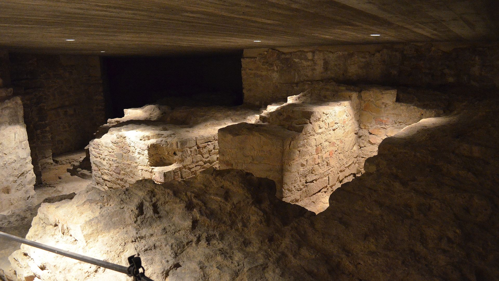 File:Magdeburg, domtsjerke, opgravings.jpg