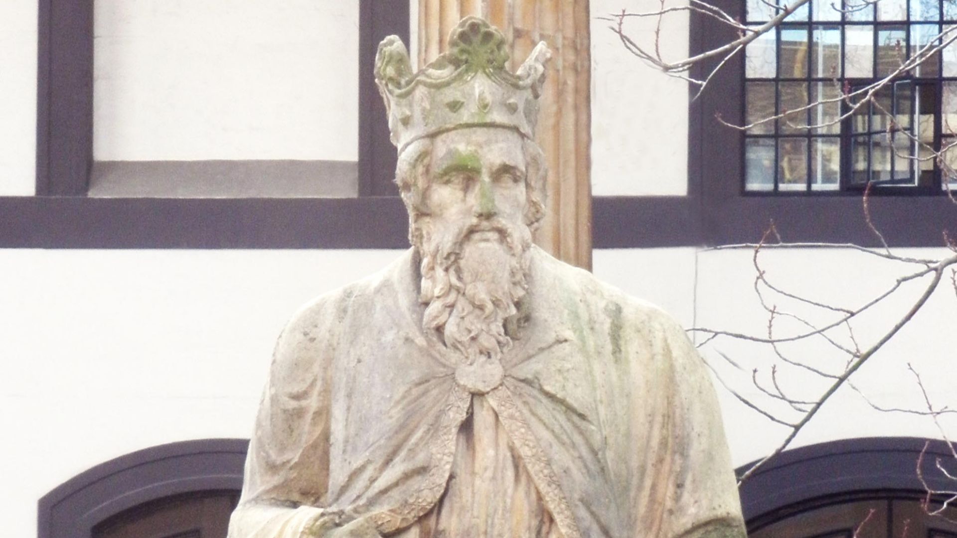 File:Alfred The Great statue.JPG