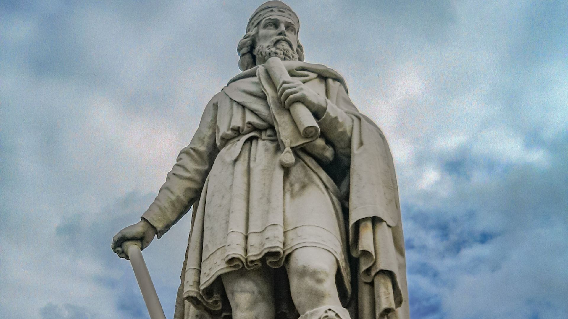 File:King Alfred the Great statue, Wantage, Oxfordshire retouched.jpg