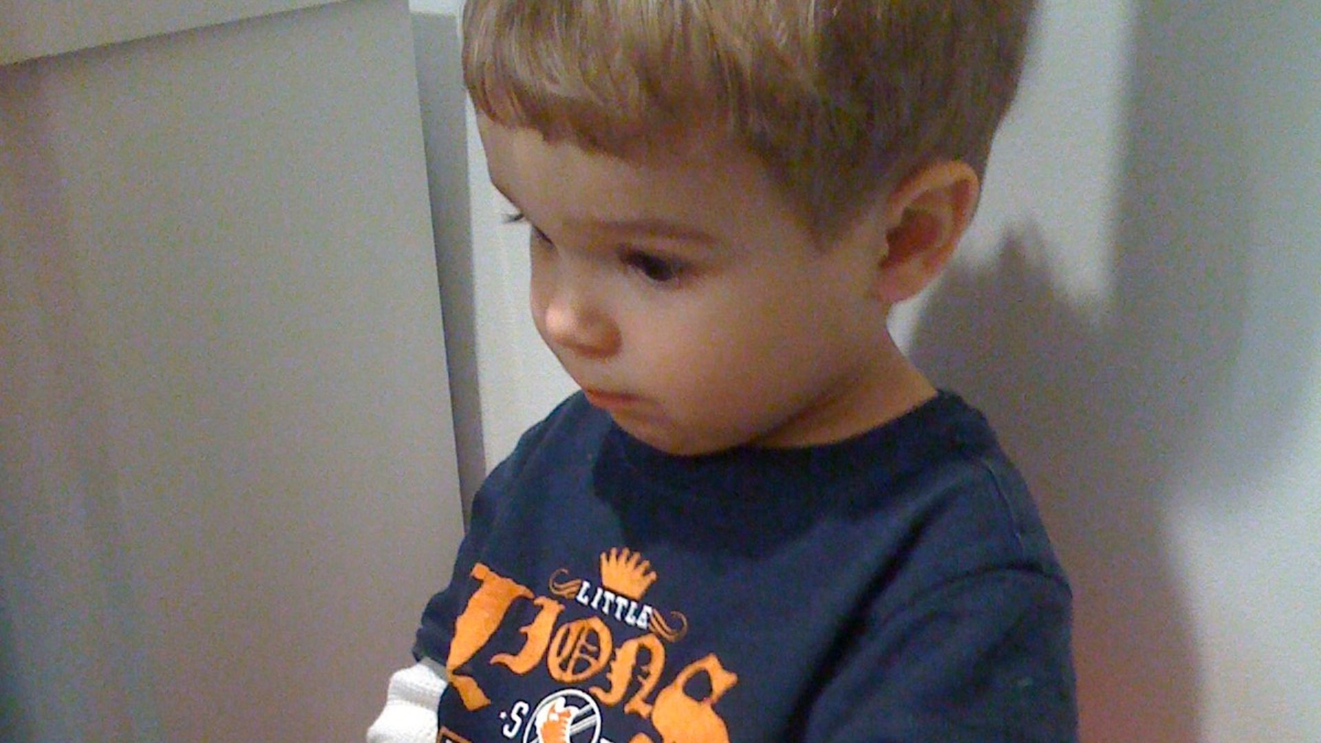 File:Urinating boy with a story.jpg