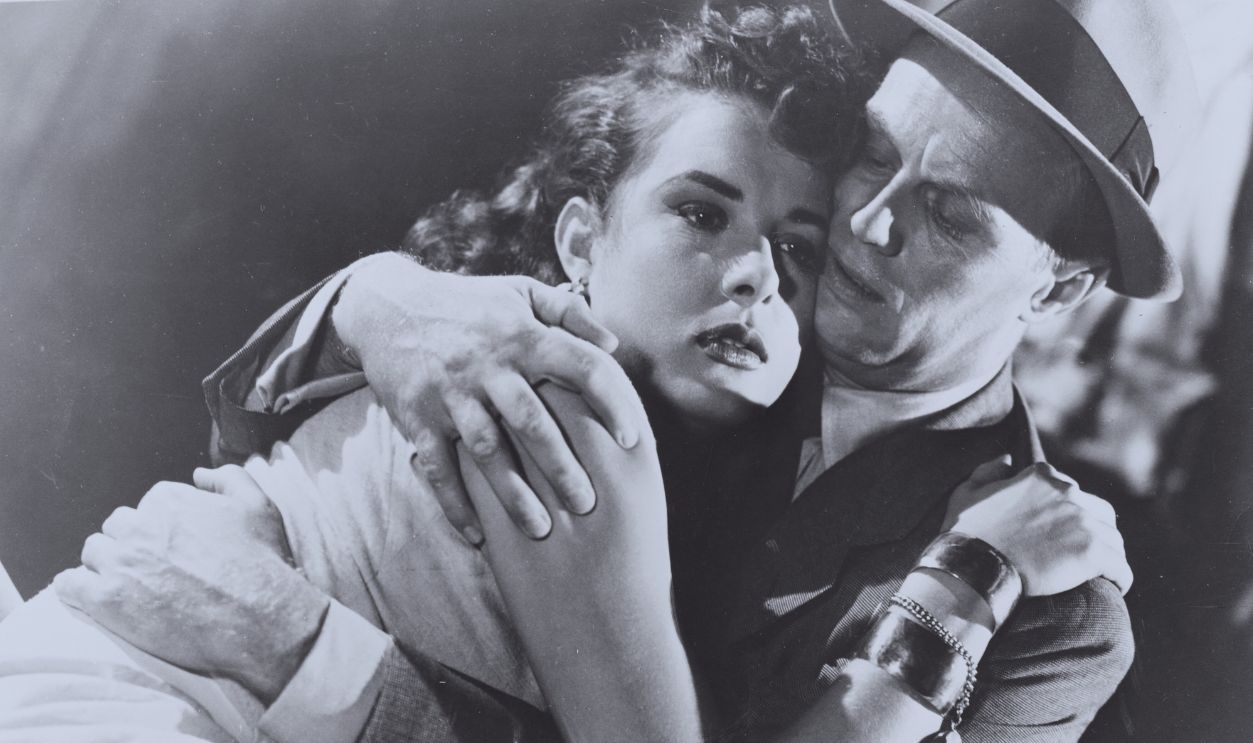 Gettyimages - 526900766, Scene from Pickup on South Street Jean Peters and Richard Widmark in a scene from the 1953 film, 