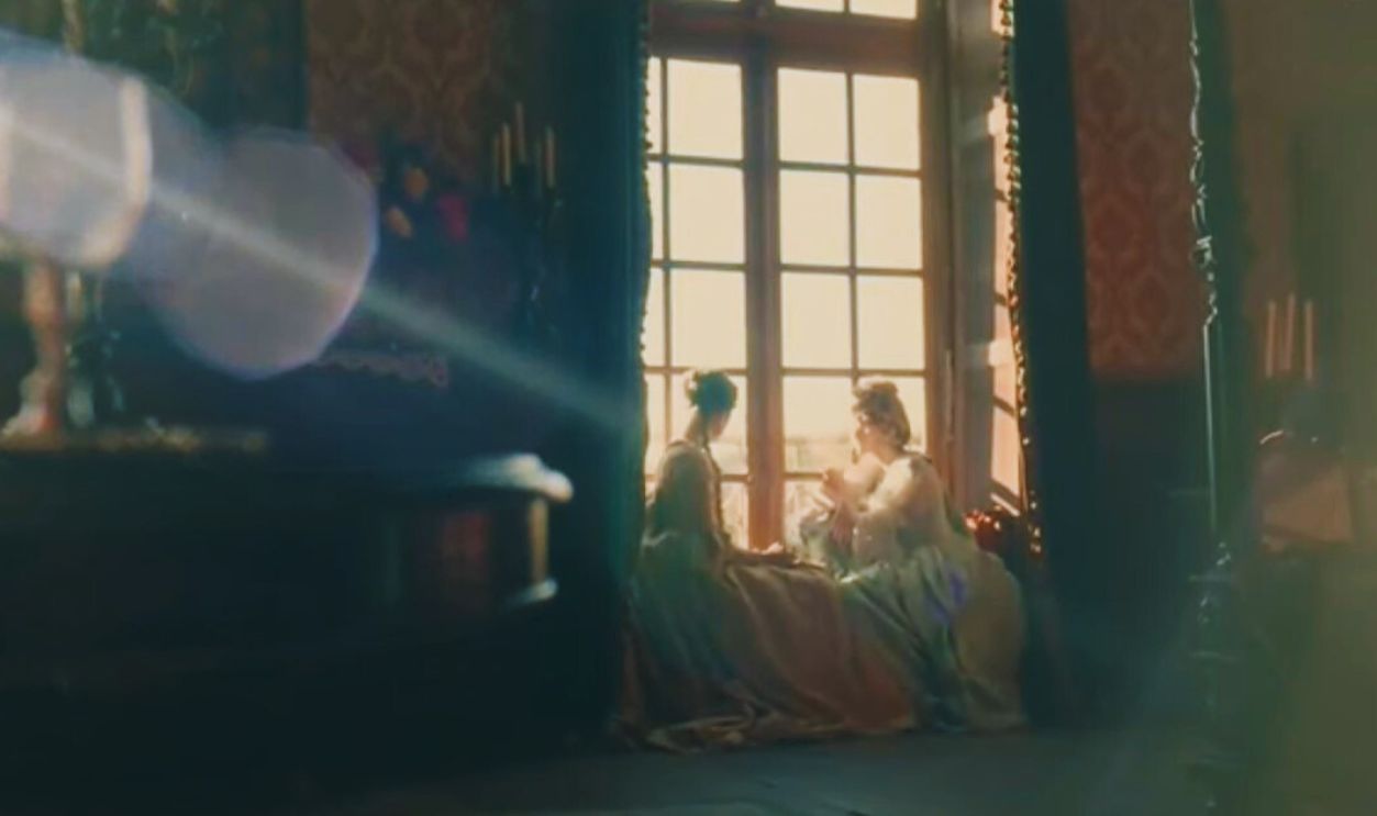 Screenshot from Marie Antoinette (2022–2023)