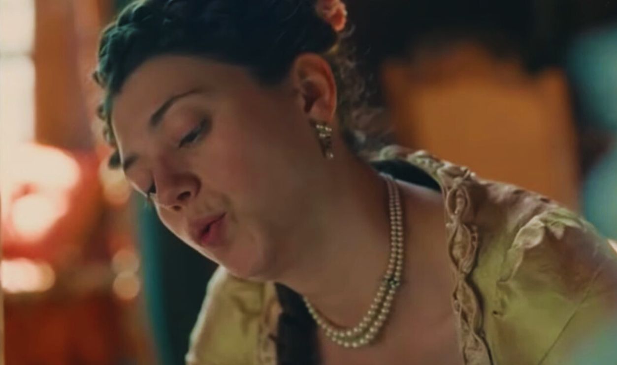  Screenshot from Marie Antoinette (2022–2023)