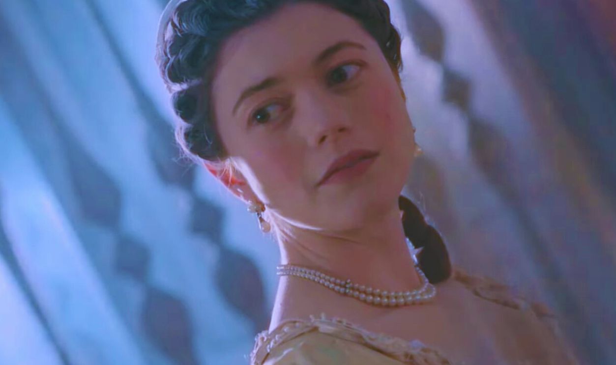 Screenshot from Marie Antoinette (2022–2023)