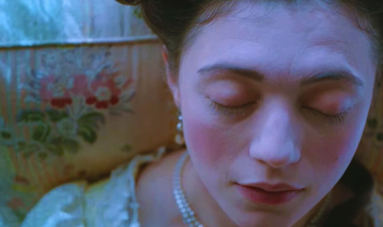 Screenshot from Marie Antoinette (2022–2023)