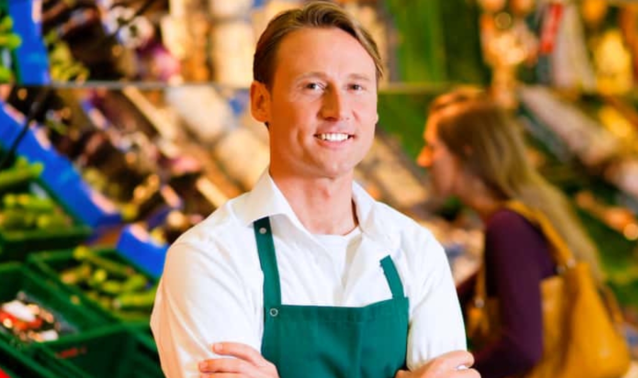 Shop Assistant, Shutterstock, 76884421