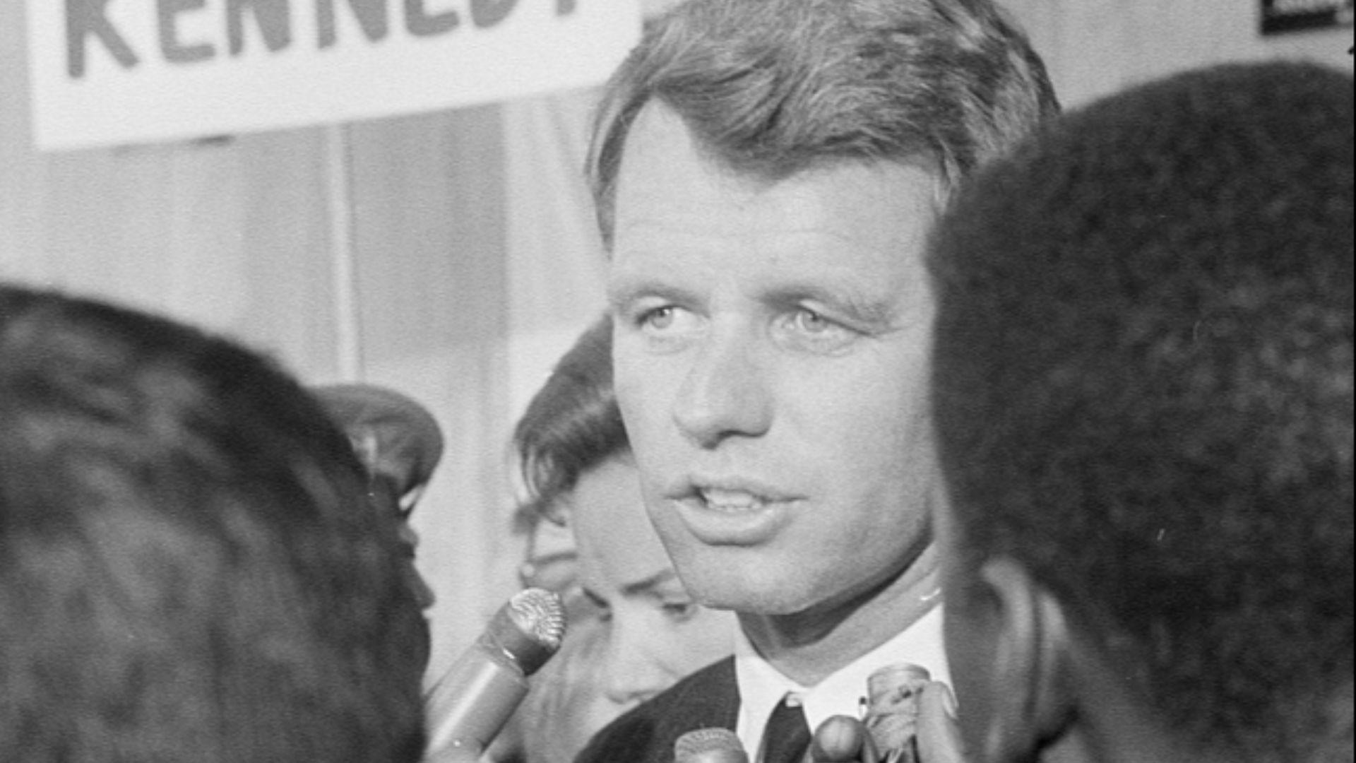 File:Robert Kennedy at the 1964 Democratic National Convention (cropped).jpg