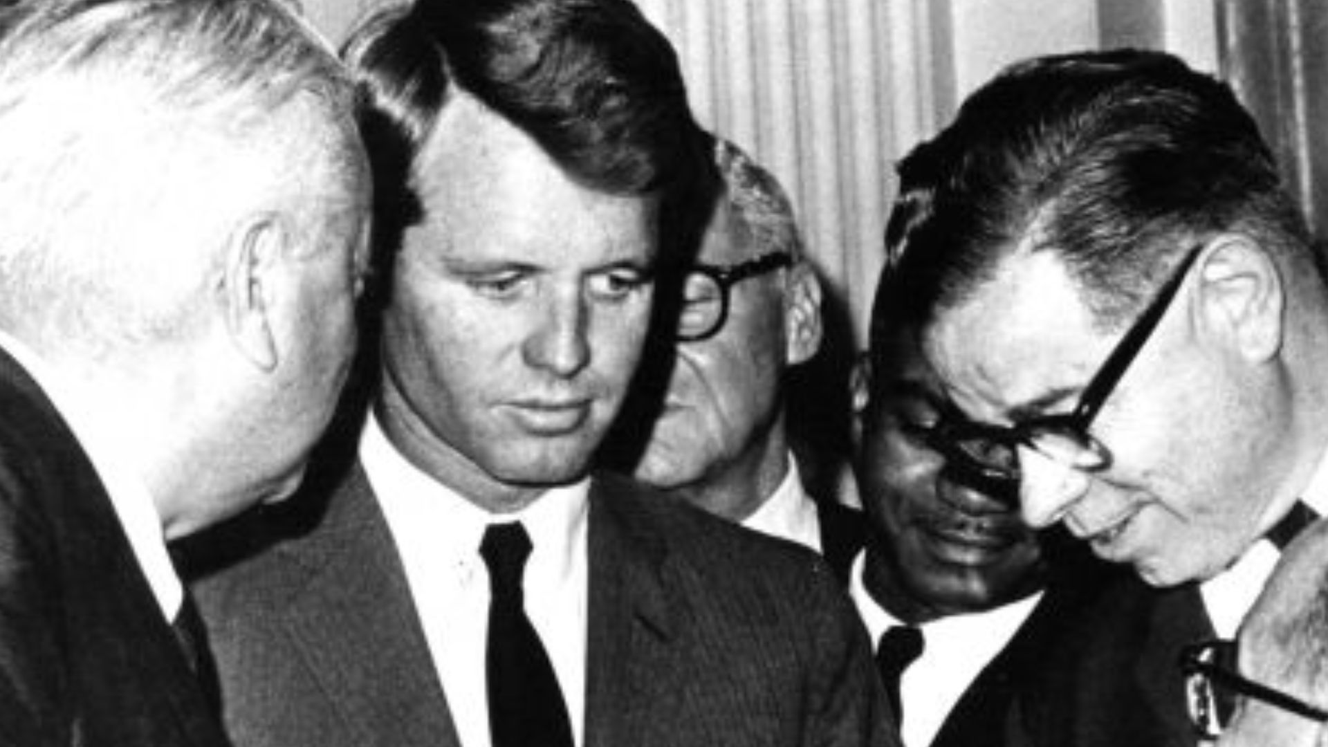 File:Robert Kennedy, Roy Reuther, and President Johnson at signing ceremony of the Civil Rights Act of 1964.jpg