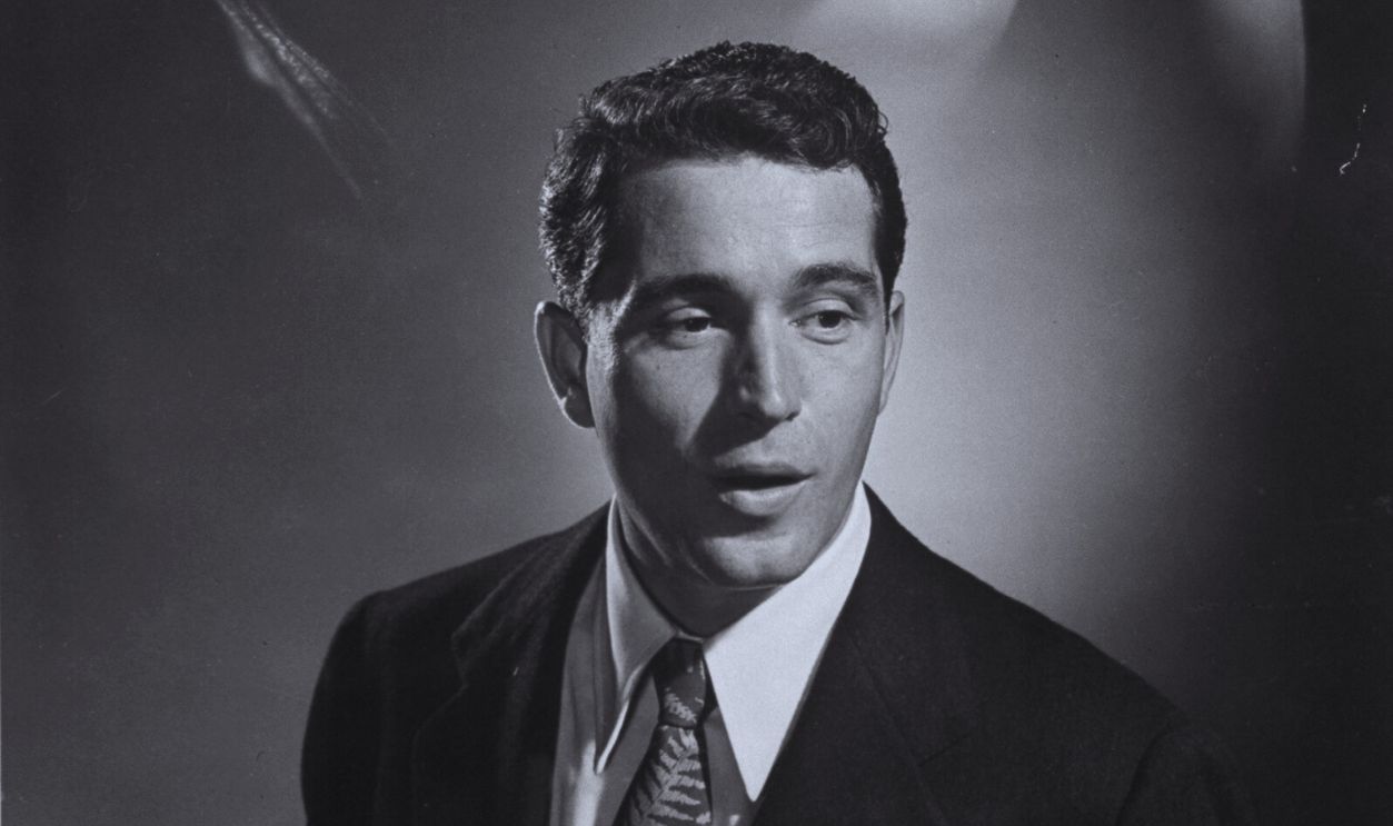 Gettyimages - 50503095, Perry Como Perry Como singing. 