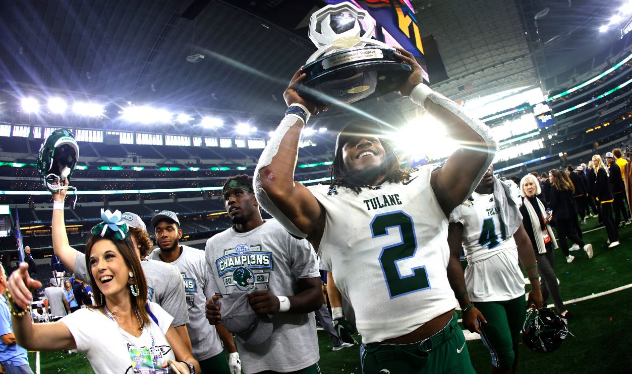 Gettyimages - 1245948857, Goodyear Cotton Bowl Classic - Tulane v USC ARLINGTON, TX - JANUARY 2: Dorian Williams #2 of the Tulane Green Wave celebrates following the teams win over USC Trojans in the Goodyear Cotton Bowl Classic on January 2, 2023 at AT&T Stadium in Arlington, Texas. Tulane won 46-45.