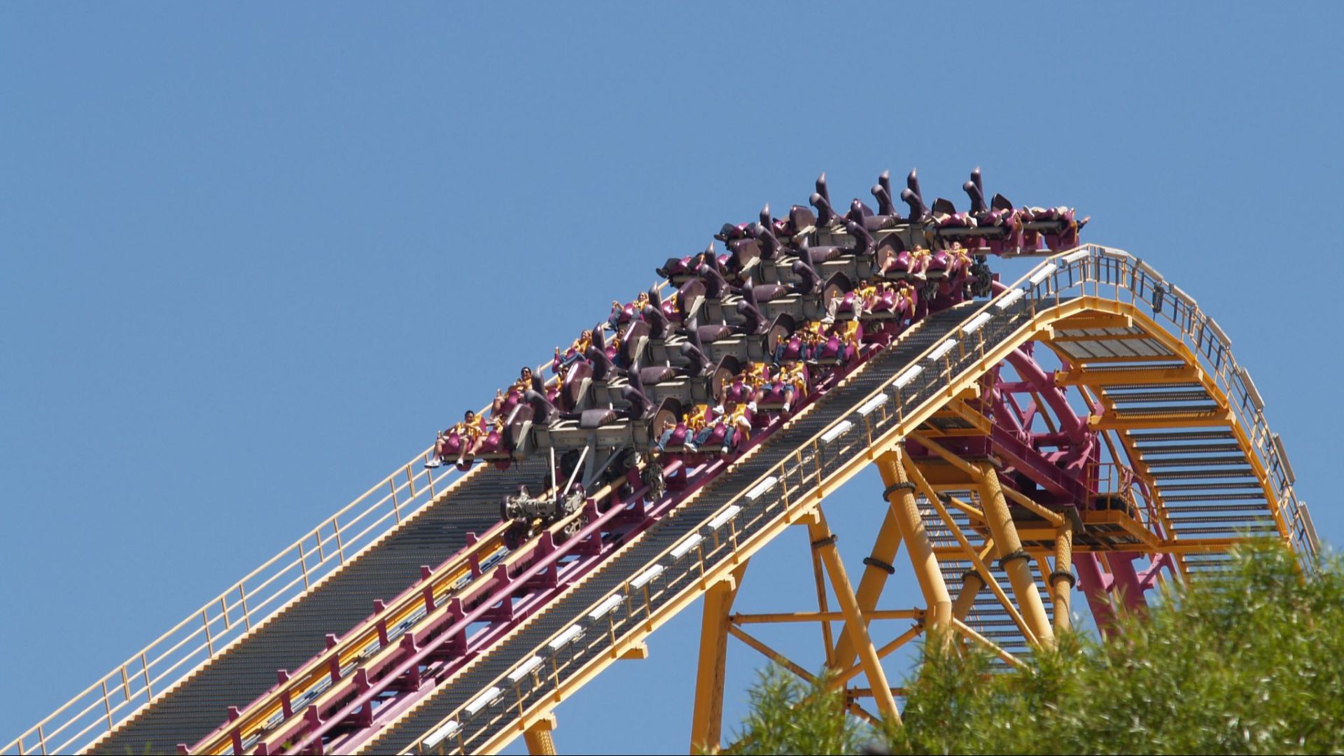File:Six Flags Magic Mountain X.jpg