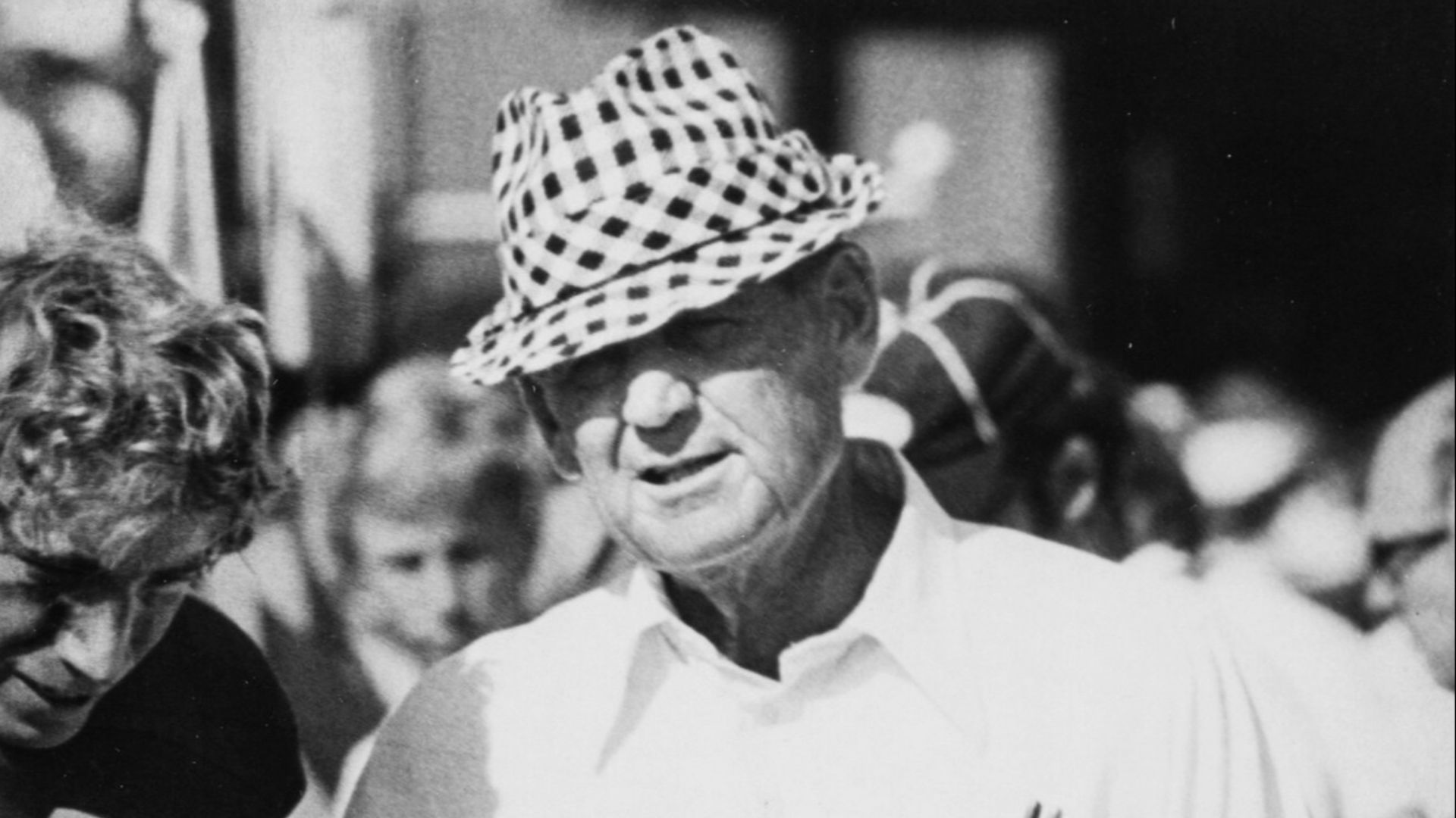 File:Bear Bryant 1977.jpg