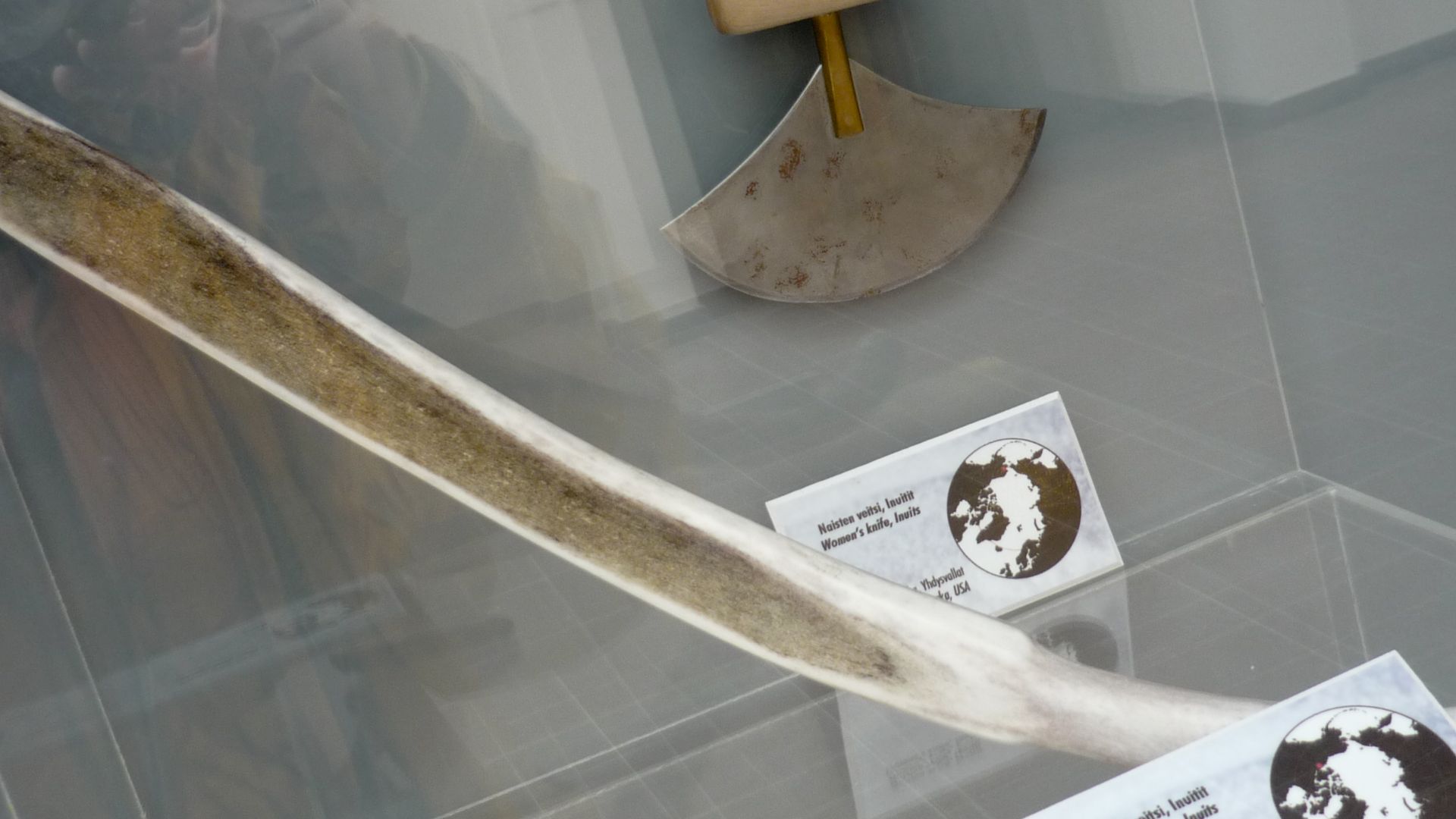File:Inuit snow knife (forground) and woman's knife (background) - Arctic Museum.jpg
