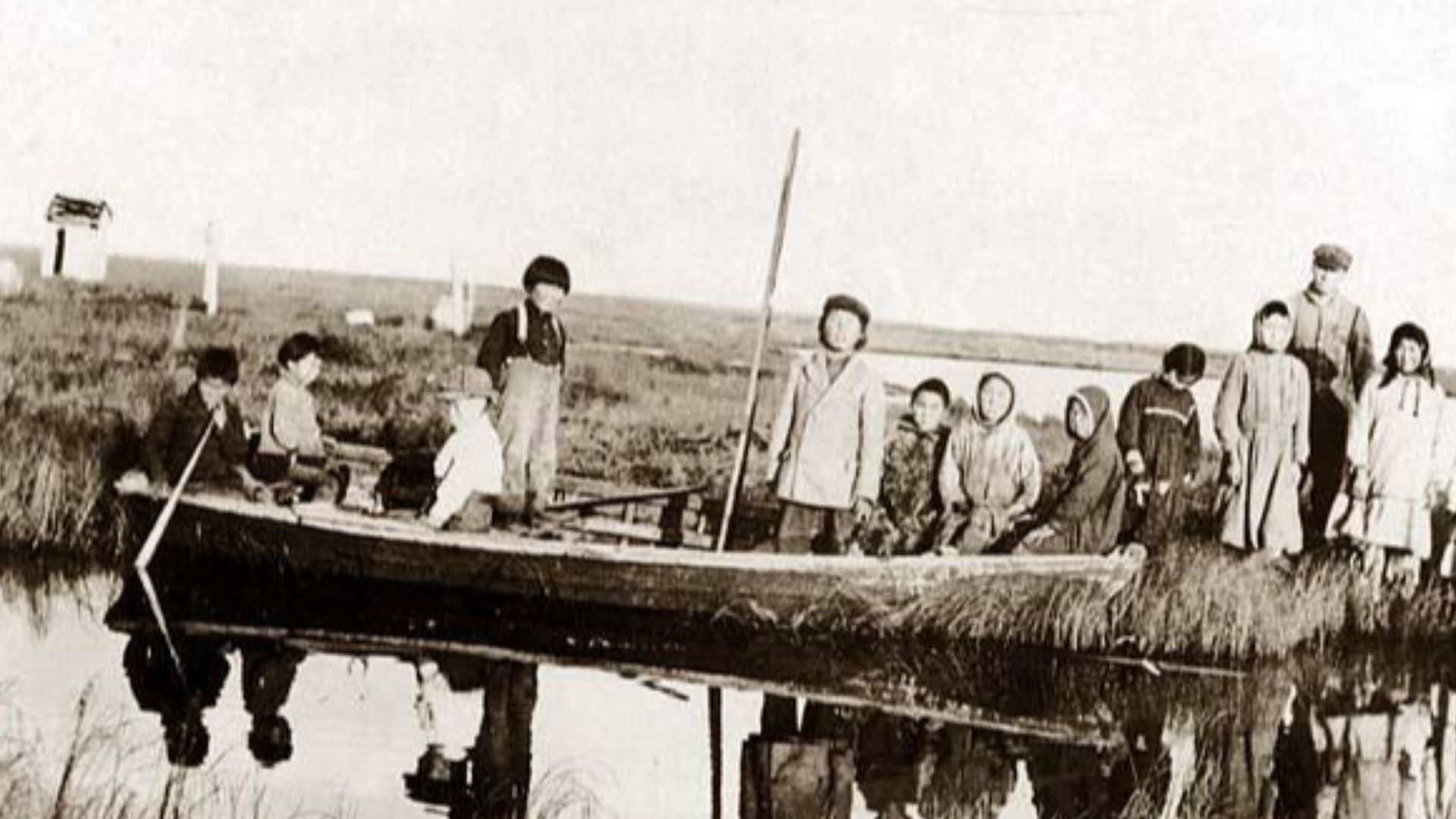 File:Inuit at Moravian Mission Station at Kuskokwim-River 1900.jpg