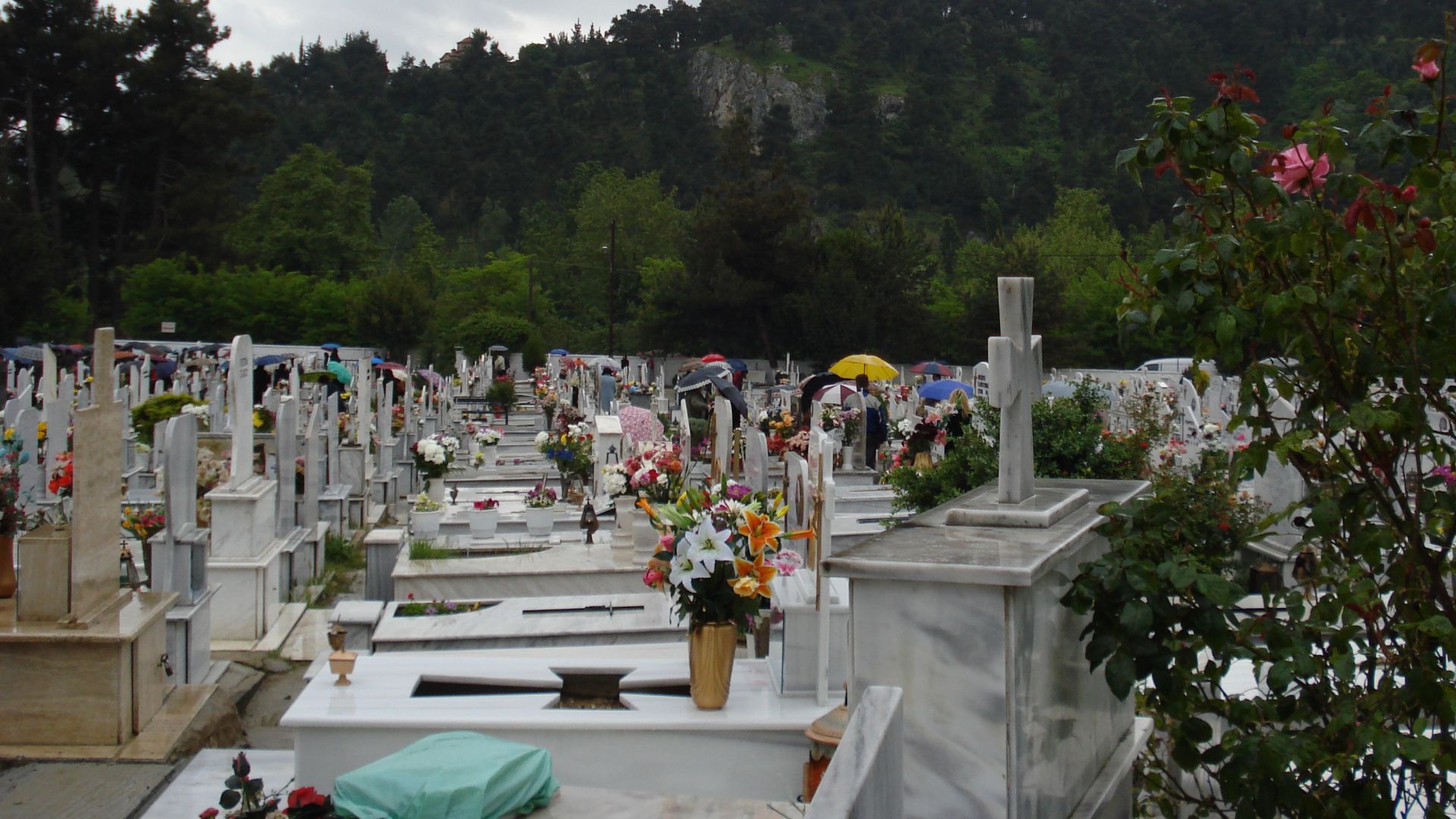 File:Greek cemetery.JPG