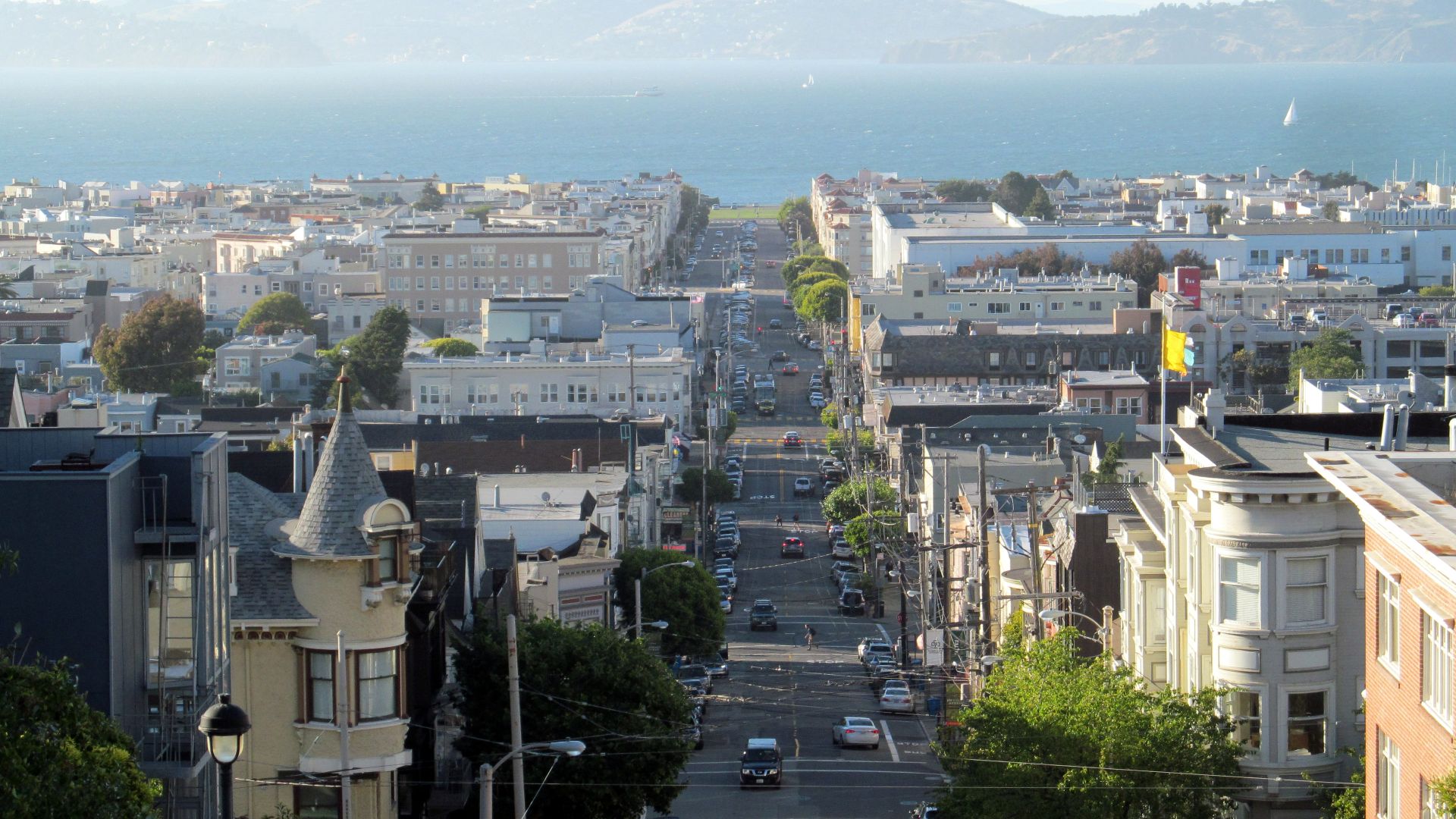 File:Fillmore Street north from Pacific Heights, June 2017.JPG