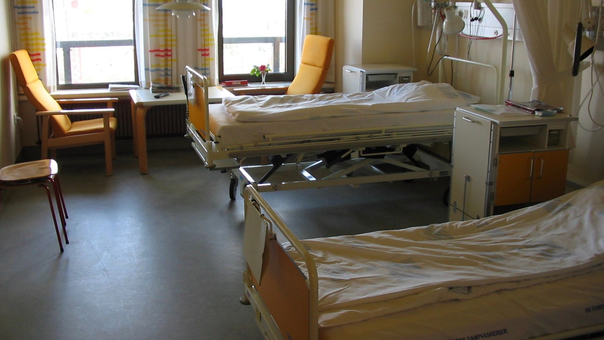 File:Hospital room ubt.jpeg