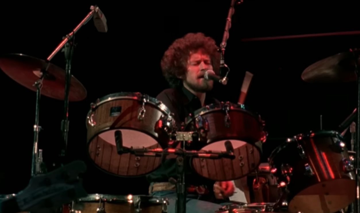 Screenshot from Hotel California (1976)