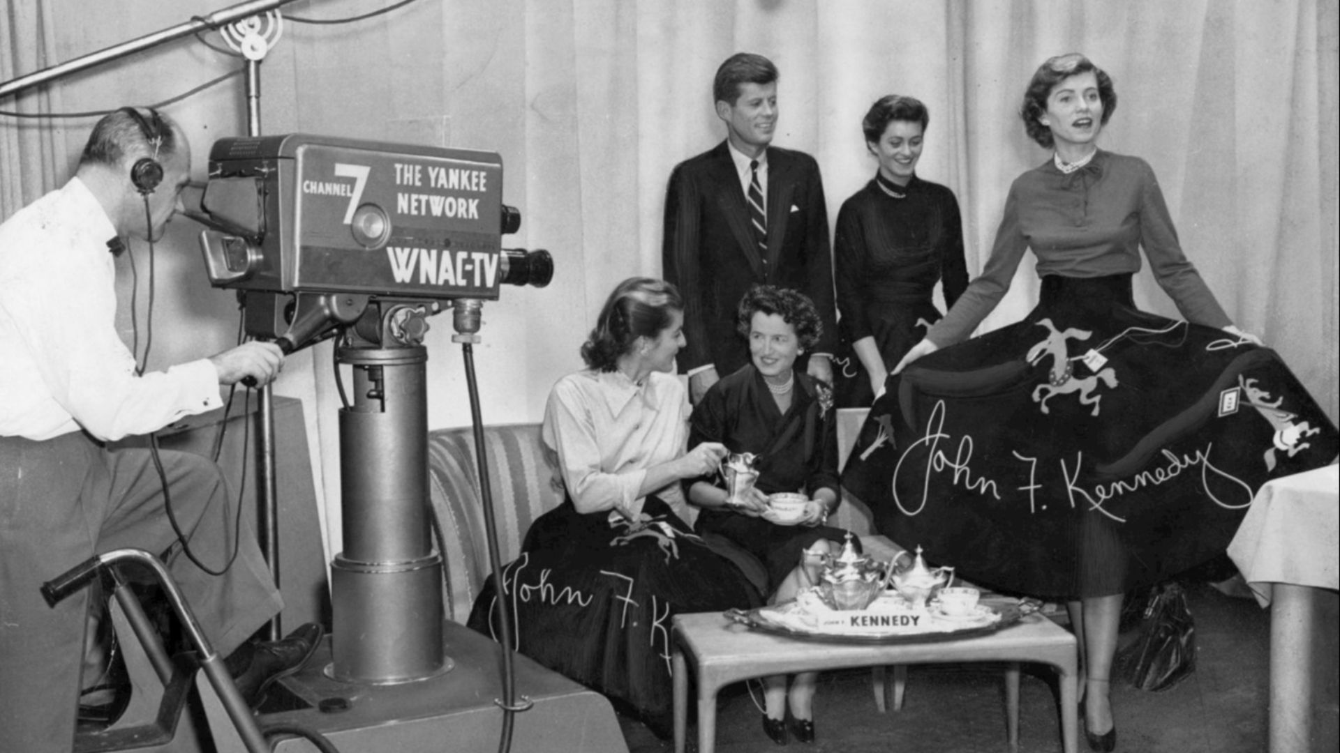 File:Kennedy teas for 1952 Senate campaign.JPG