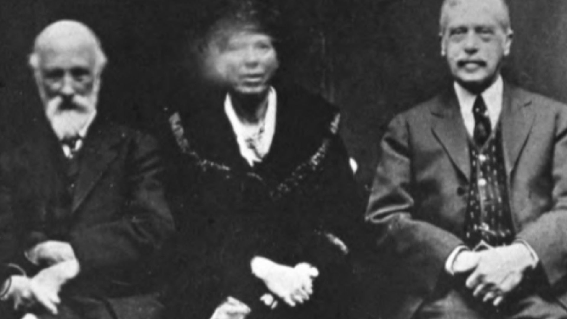 File:William Barrett spirit photograph.png