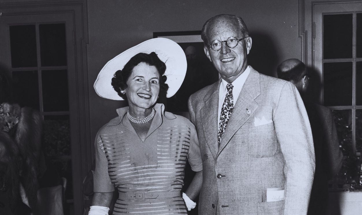 Gettyimages - 515387770, Portrait of Mr. and Mrs. Joseph P. Kennedy (Original Caption) Mr. and Mrs. Joseph P. Kennedy at their North Ocean Boulevard home in Palm Beach, Florida.
