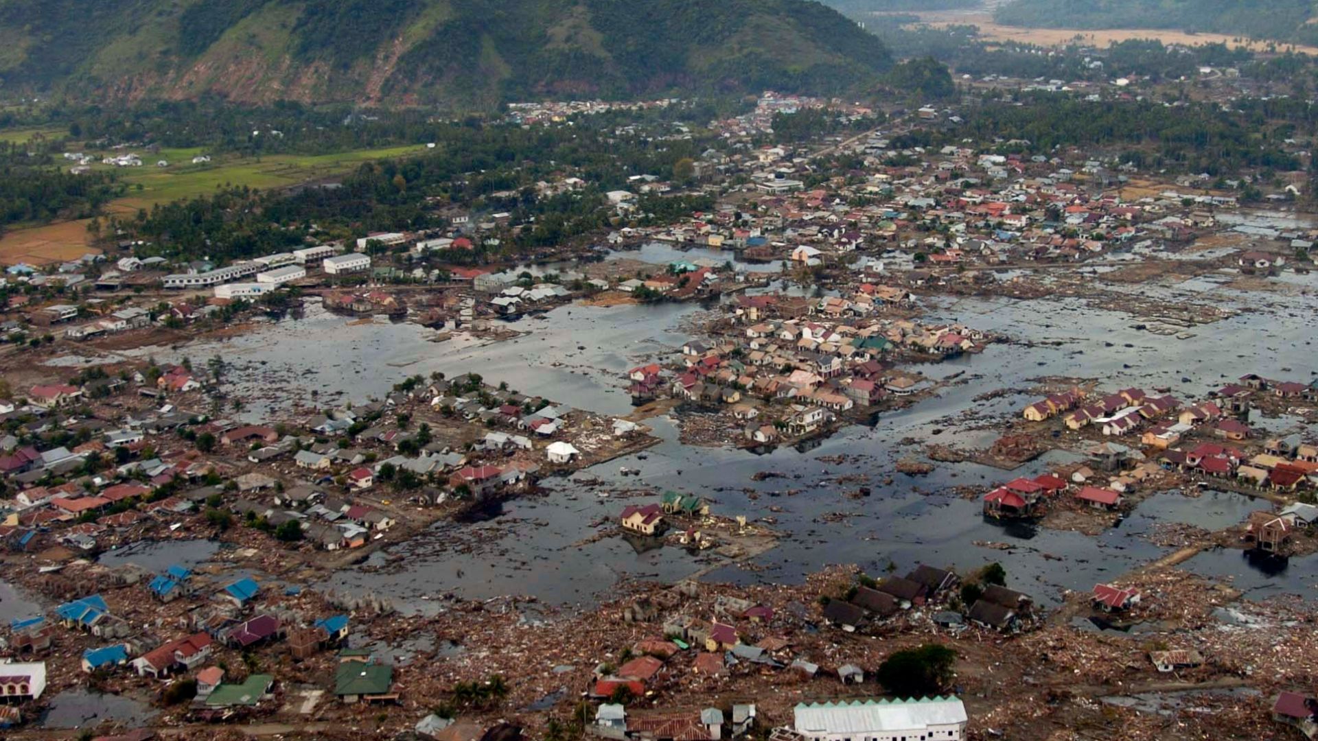 File:US Navy 050102-N-9593M-040 A village near the coast of Sumatra lays in ruin after the Tsunami that struck South East Asia.jpg