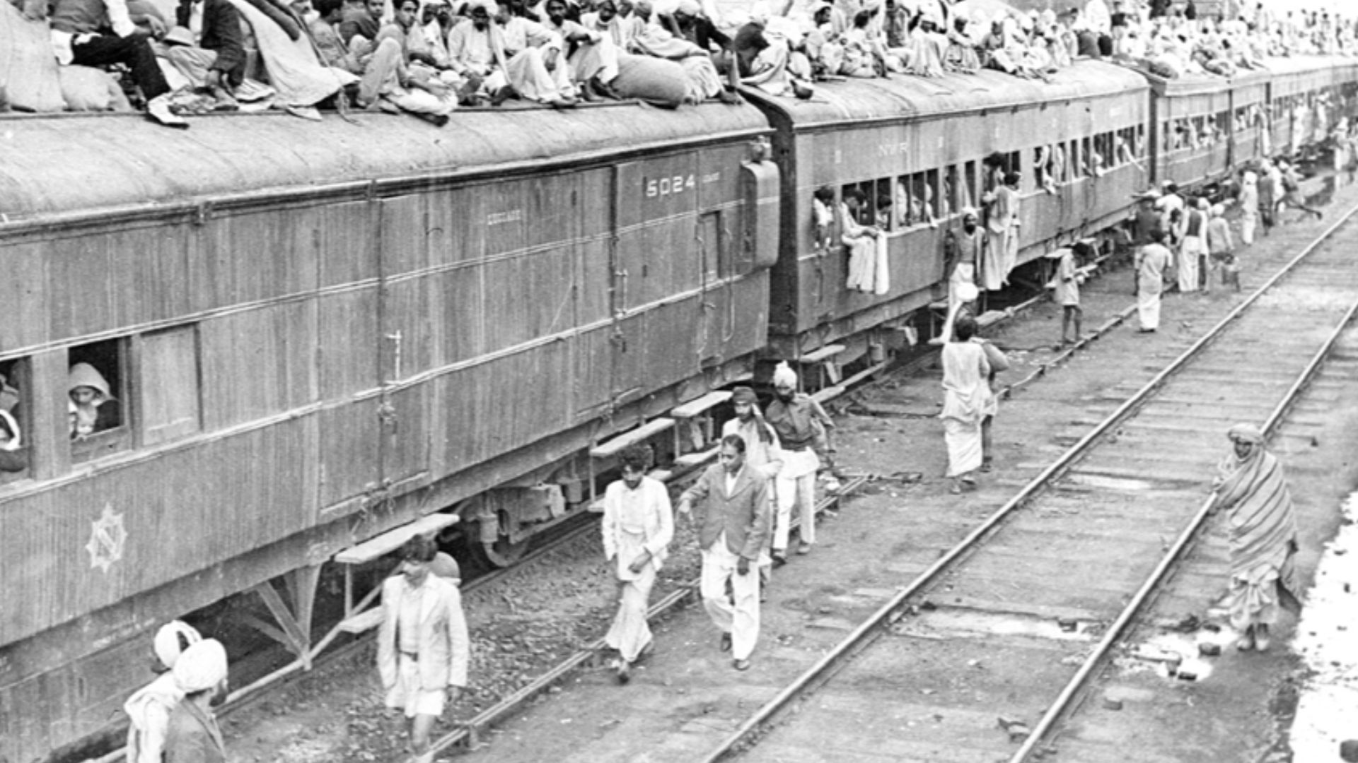 File:A refugee special train at Ambala Station during partition of India.jpg