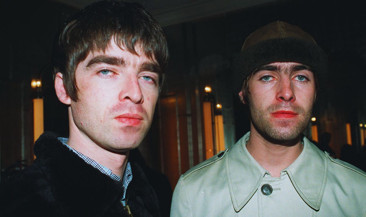 Gettyimages  - 829870766, POP Oasis/secret concert Brothers Liam (right) and Noel Gallagher, singer and guitarist respectively from the band Oasis, who are performing at a secret location in London for their loyal fans. 2/3/99: Settle royalties dispute out of court with ex-drummer Tony McCarroll. 