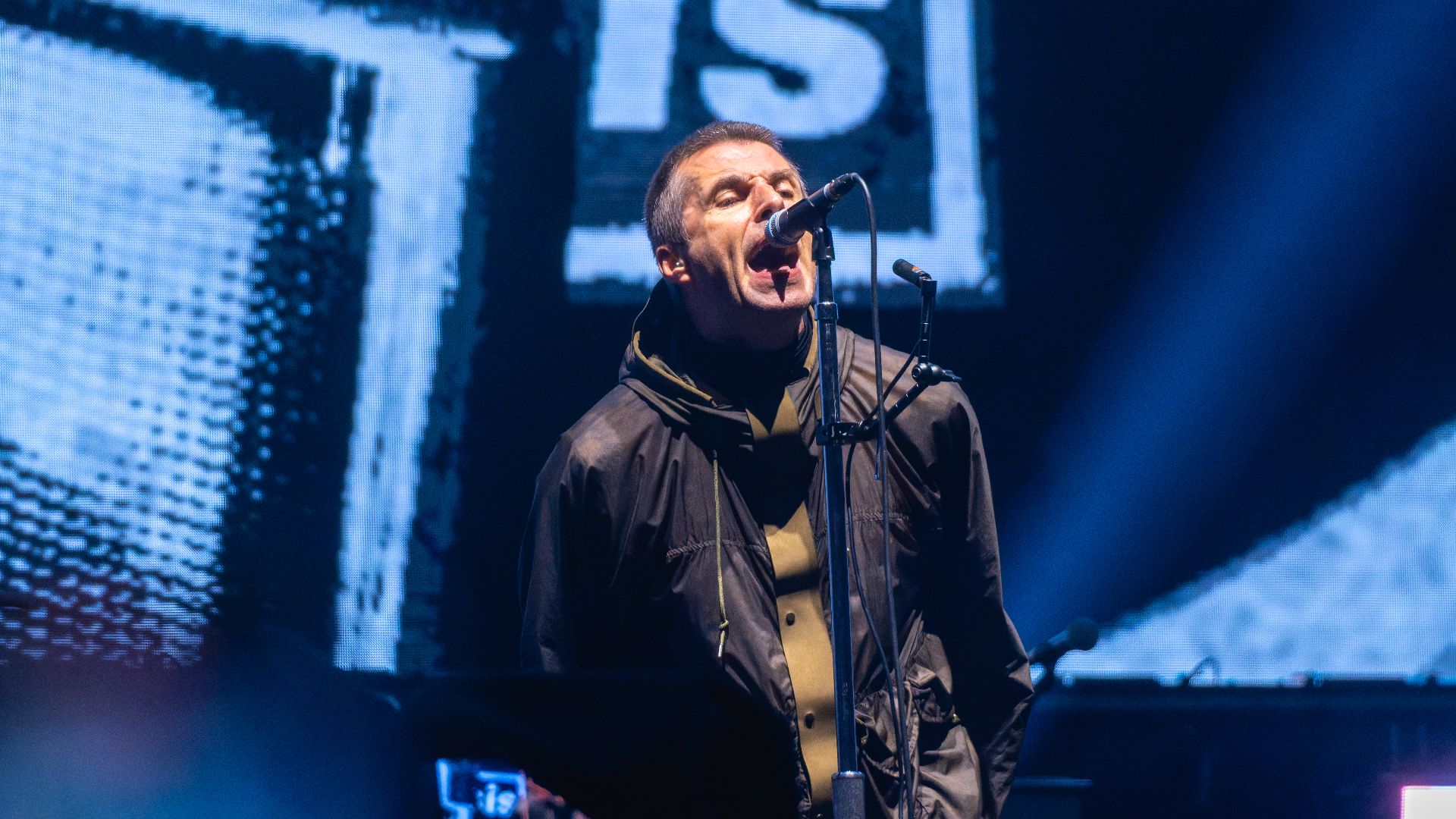 File:OasisCardiff040725-88 - 54640244776.jpg